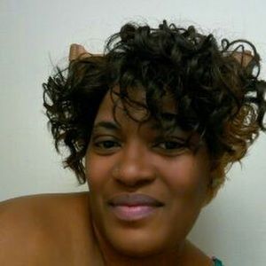 Meet your Posher, Monique